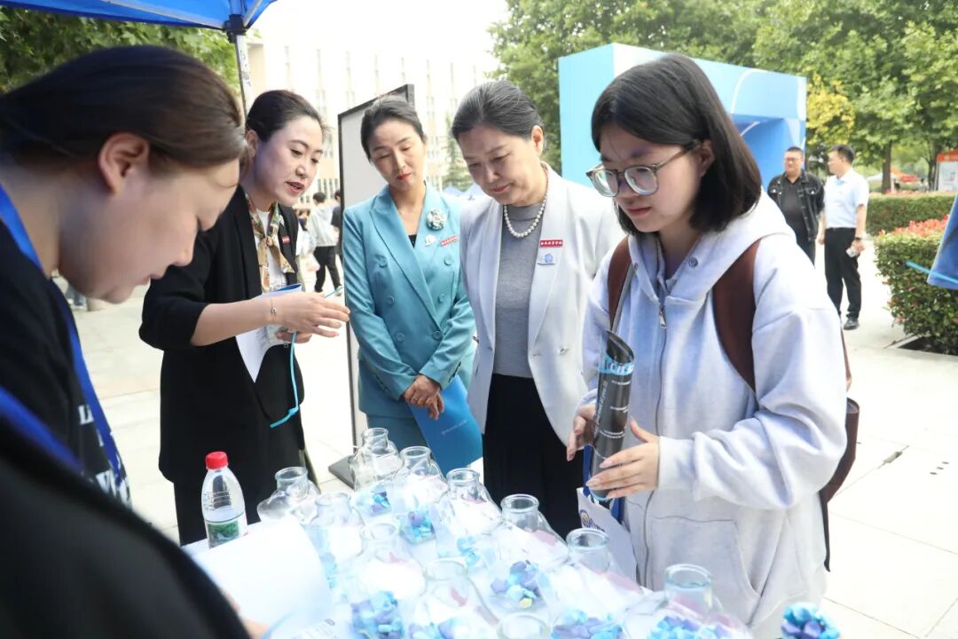 西安培华学院 2026 秋季综合双选会暨第十届 “蒲公英” 生涯体验节圆满落幕
