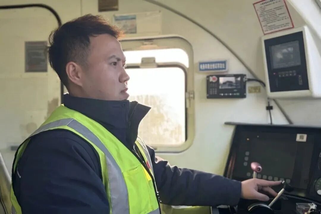 【人物聚焦】西安铁路职业技术学院优秀毕业生李金荣事迹