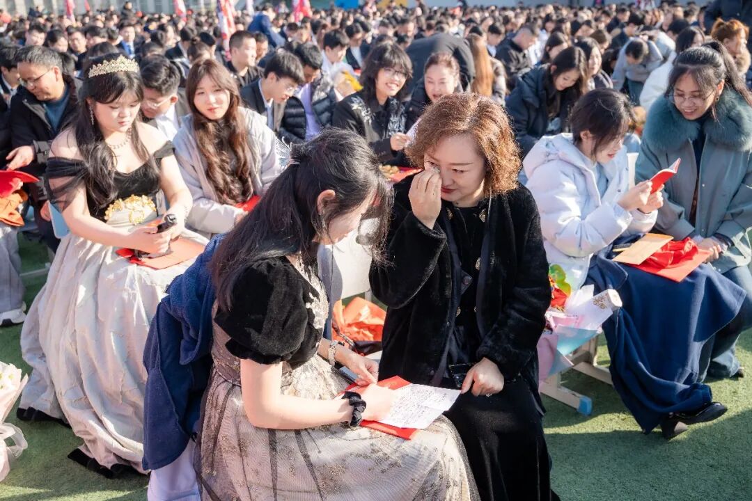 直击！西安现代综合职业高中2026年高考誓师大会暨成人礼高燃现场