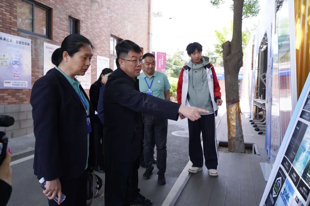 西安新高教职业高中第三届校园文化艺术节暨春季田径运动会开幕仪式！