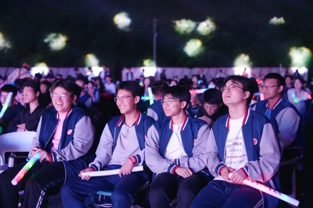 震撼！温暖！感动！青春！西安博雅艺术职业高中职教活动周展演暨2025届毕业晚会