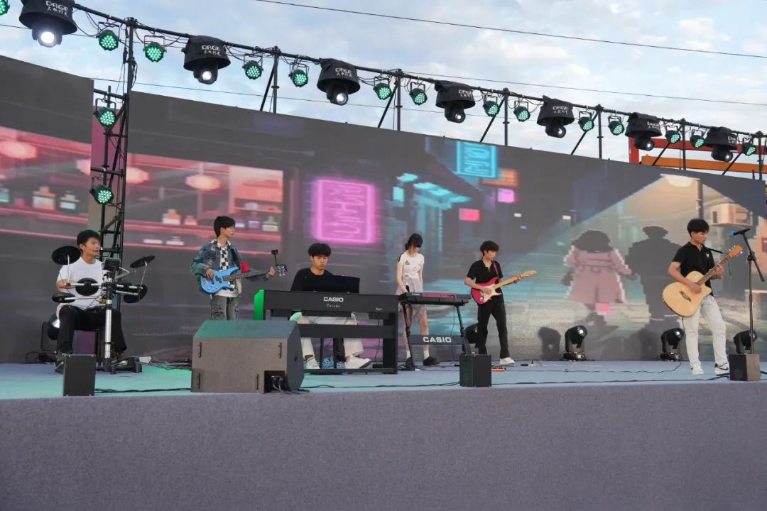 震撼！温暖！感动！青春！西安博雅艺术职业高中职教活动周展演暨2025届毕业晚会