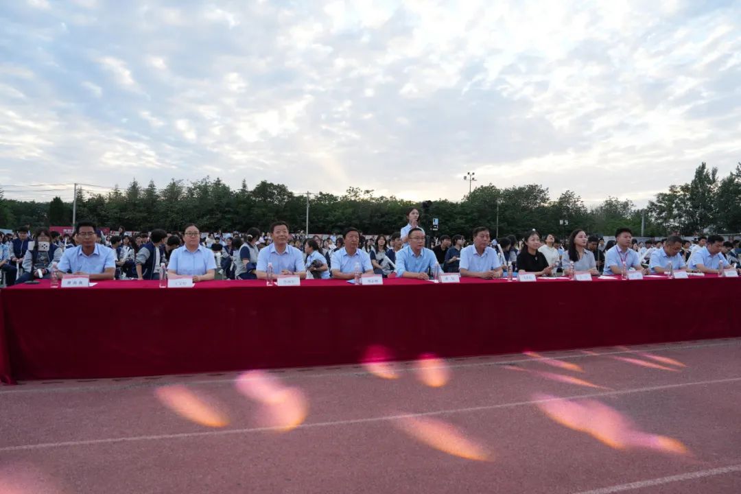 震撼！温暖！感动！青春！西安博雅艺术职业高中职教活动周展演暨2025届毕业晚会