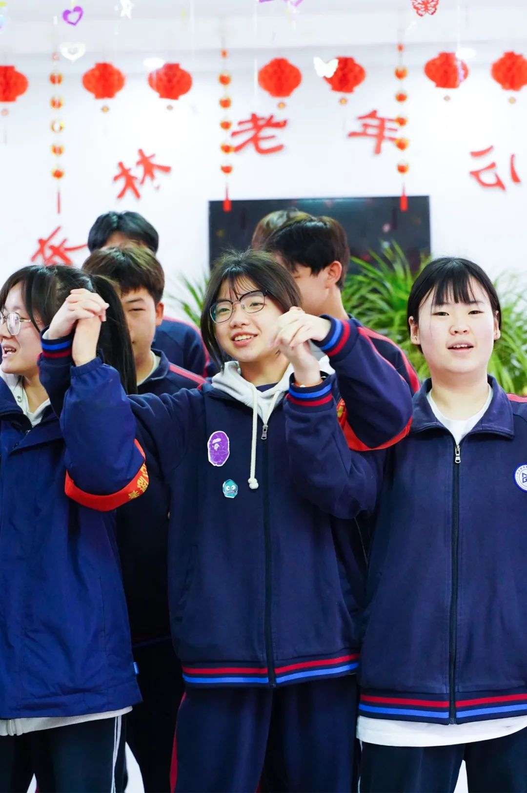 西安新高教职业高中“学雷锋，献爱心”活动！