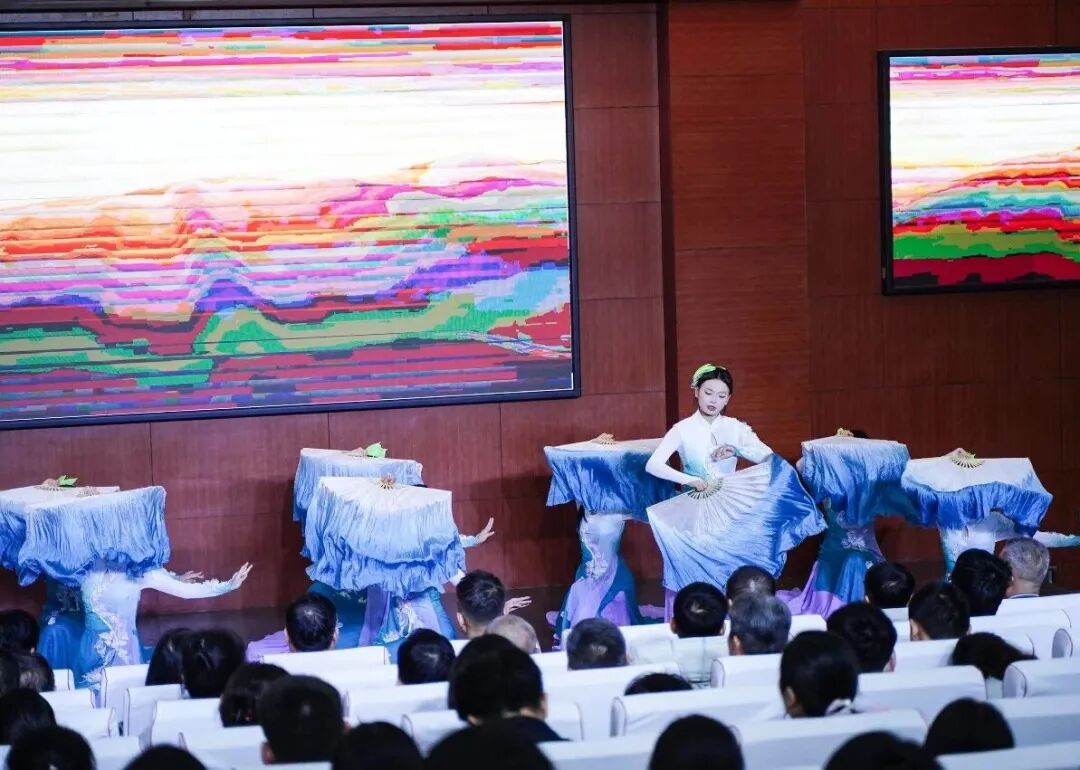 西安新高教职业高中参加灞桥区2026年职业教育活动暨全民终身学习活动