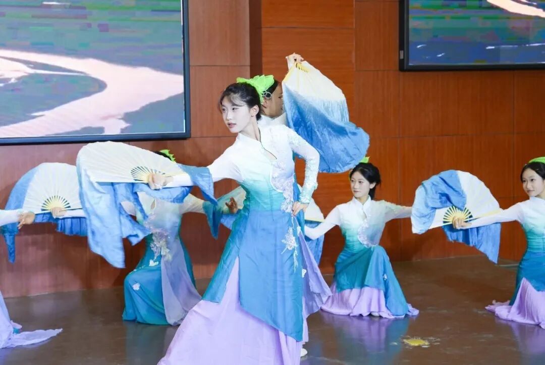 西安新高教职业高中参加灞桥区2026年职业教育活动暨全民终身学习活动
