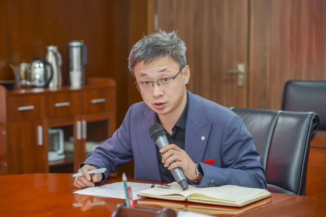 西安汽车职业大学新能源汽车学院党总支书记、院长李鹏伟