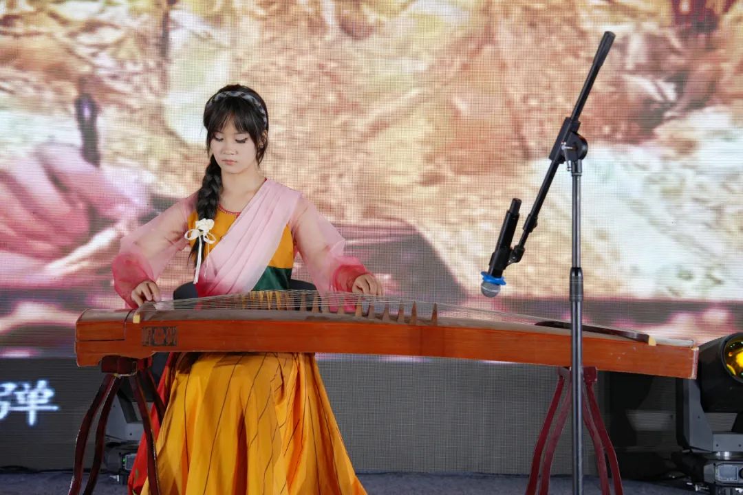 震撼！温暖！感动！青春！西安博雅艺术职业高中职教活动周展演暨2025届毕业晚会