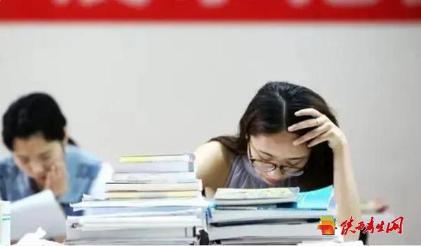 2025年考研究生传来不好的消息，考试大纲出现大变化，七万学生措不及防1.png