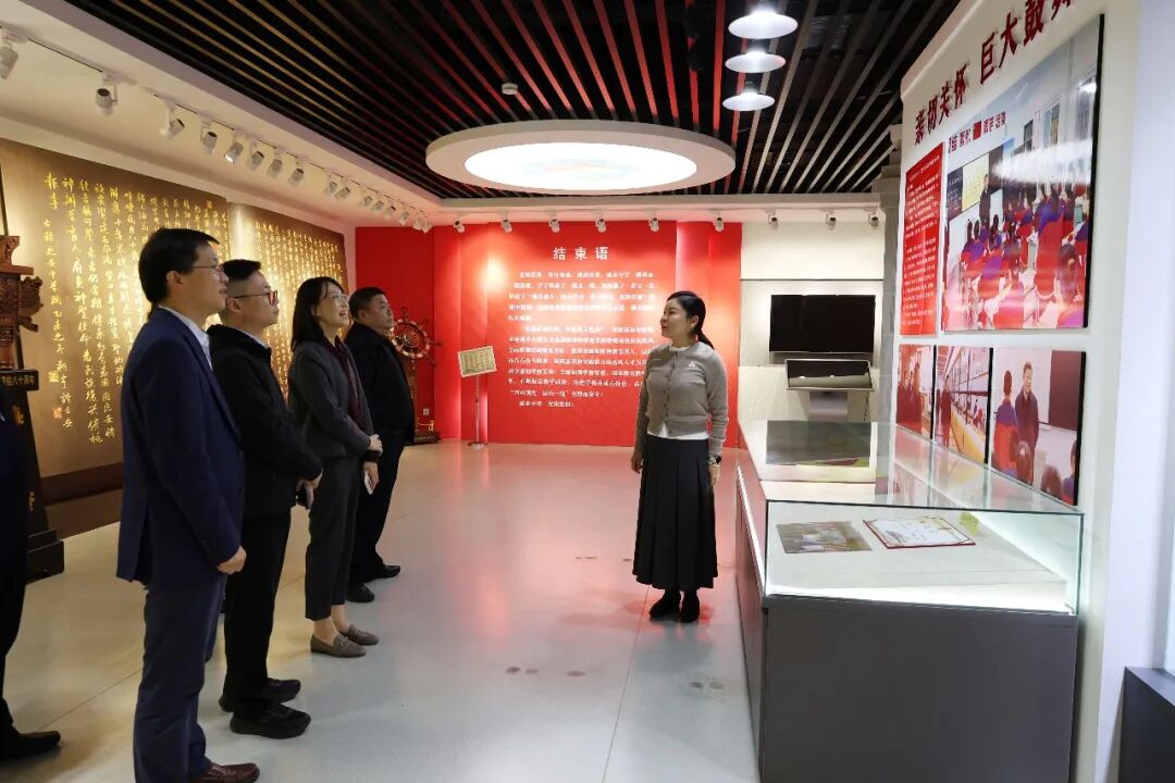 延安中学与复旦大学附属中学开展“菁英学生培养计划”交流活动
