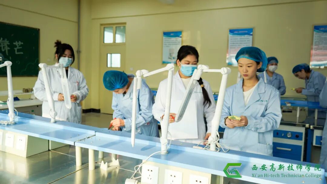 数字精工 匠心铸齿｜西安高新技师学院口腔义齿制造专业好就业、前景稳！
