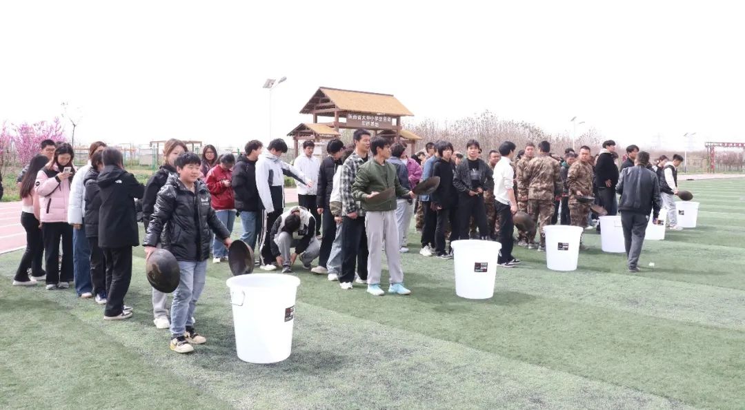 “团结奋进 跃动春光”陕西旅游烹饪职业学院春季趣味运动会盛大举行