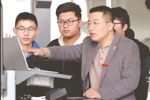《法治与社会》期刊专题报道西安汽车职业大学育人创新实践