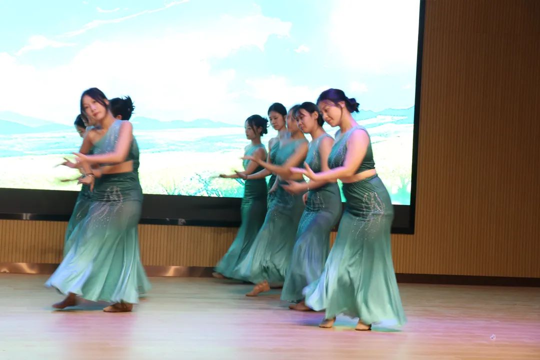 青春不散场 梦想再起航 | 陕西旅游烹饪职业学院2025届毕业生晚会温情上演