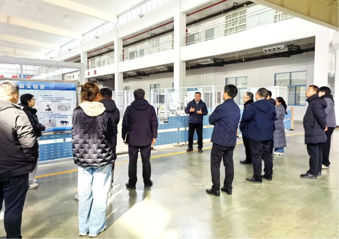 智创未来｜西京学院机器人创新实验室正式启用为推进产教融合实现智慧力量