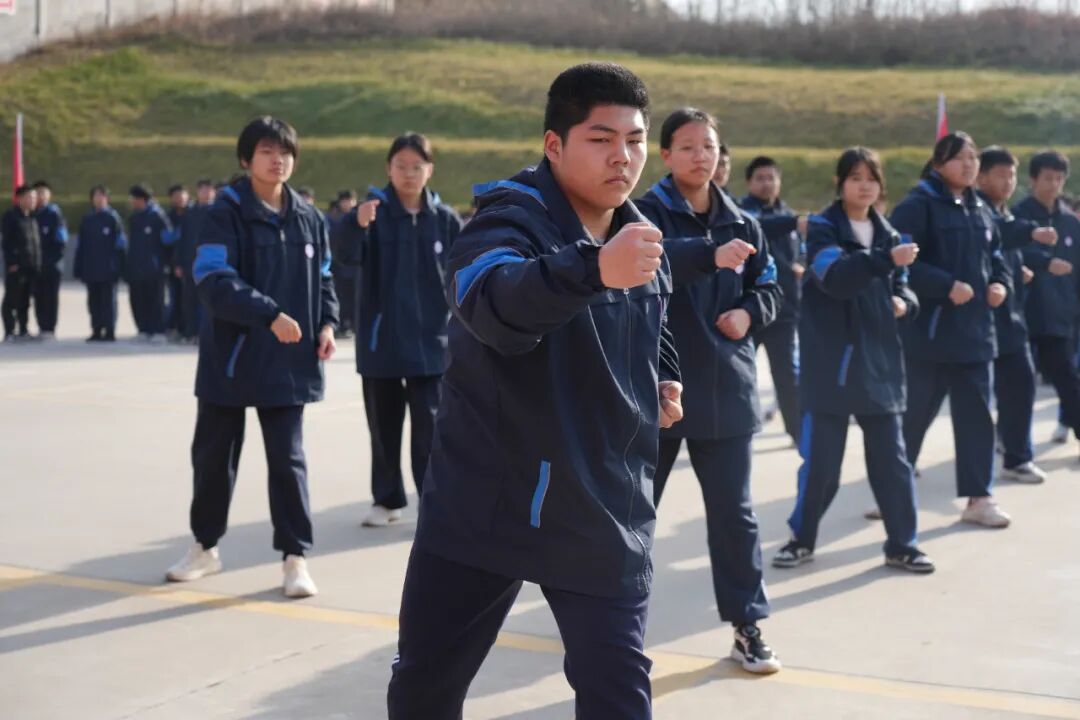 武动青春，扬我风采！西安育华职业高中首届武术操评比大赛圆满落幕