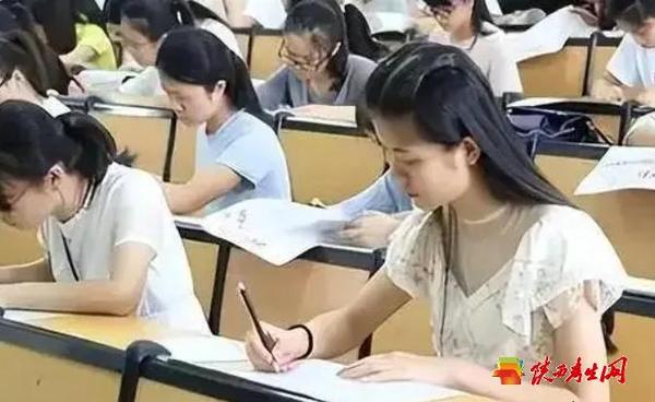2025年考研究生传来不好的消息，考试大纲出现大变化，七万学生措不及防2.png
