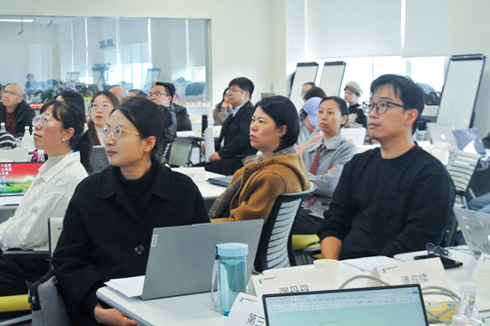 2025第二届全国应用型大学通识写作论坛在西安欧亚学院举办，探讨AI时代下写作教与学的新平衡