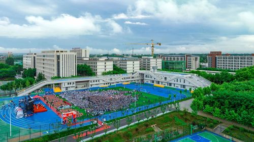 西安现代职业高中隆重举办2023届毕业生晚会1.jpg