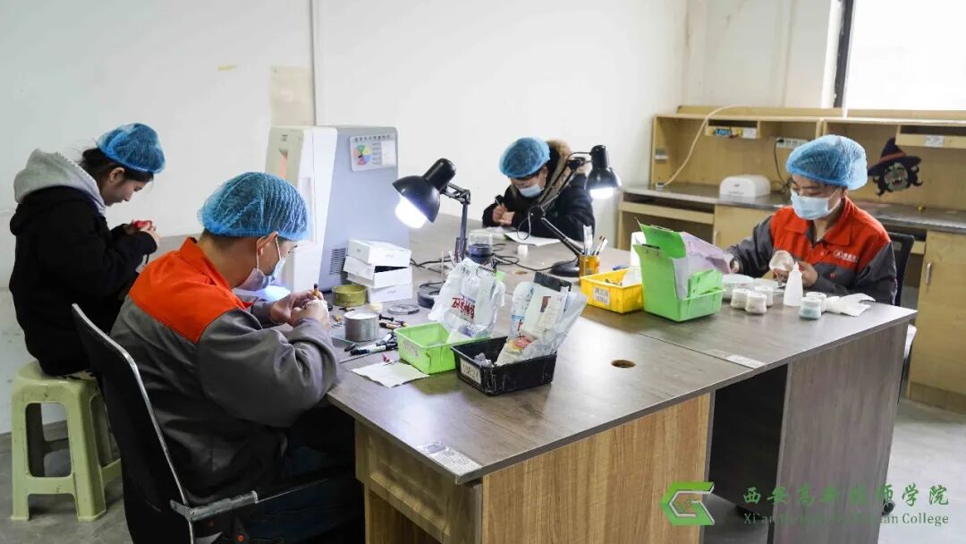 数字精工 匠心铸齿｜西安高新技师学院口腔义齿制造专业好就业、前景稳！