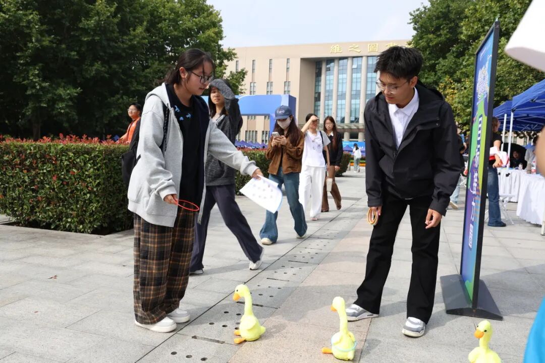 西安培华学院 2026 秋季综合双选会暨第十届 “蒲公英” 生涯体验节圆满落幕