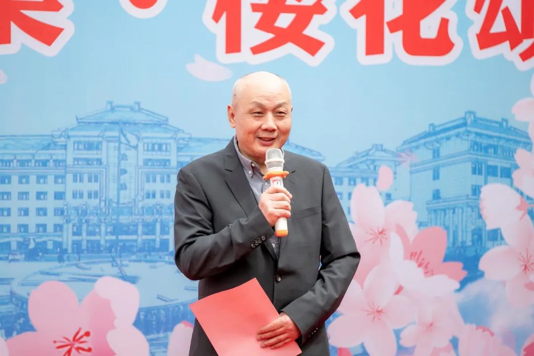 西安思源学院举办第十五届“白鹿雅集·樱花颂春”文化盛会