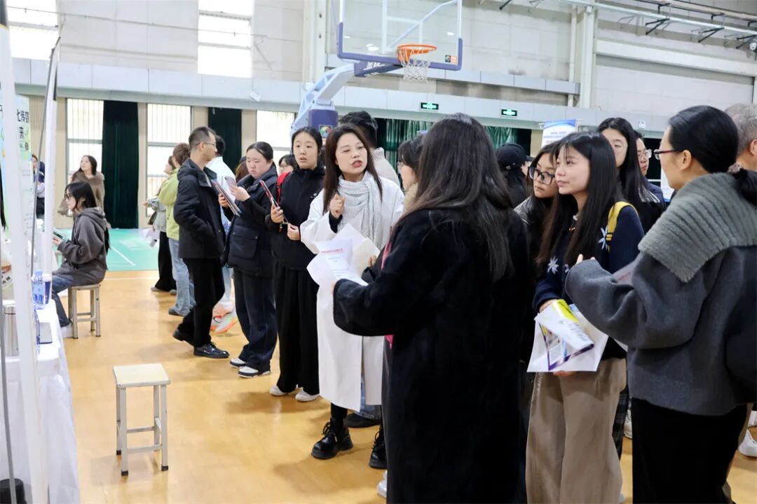 西安翻译学院“春风送岗 启航未来”2026届毕业生综合类招聘会现场