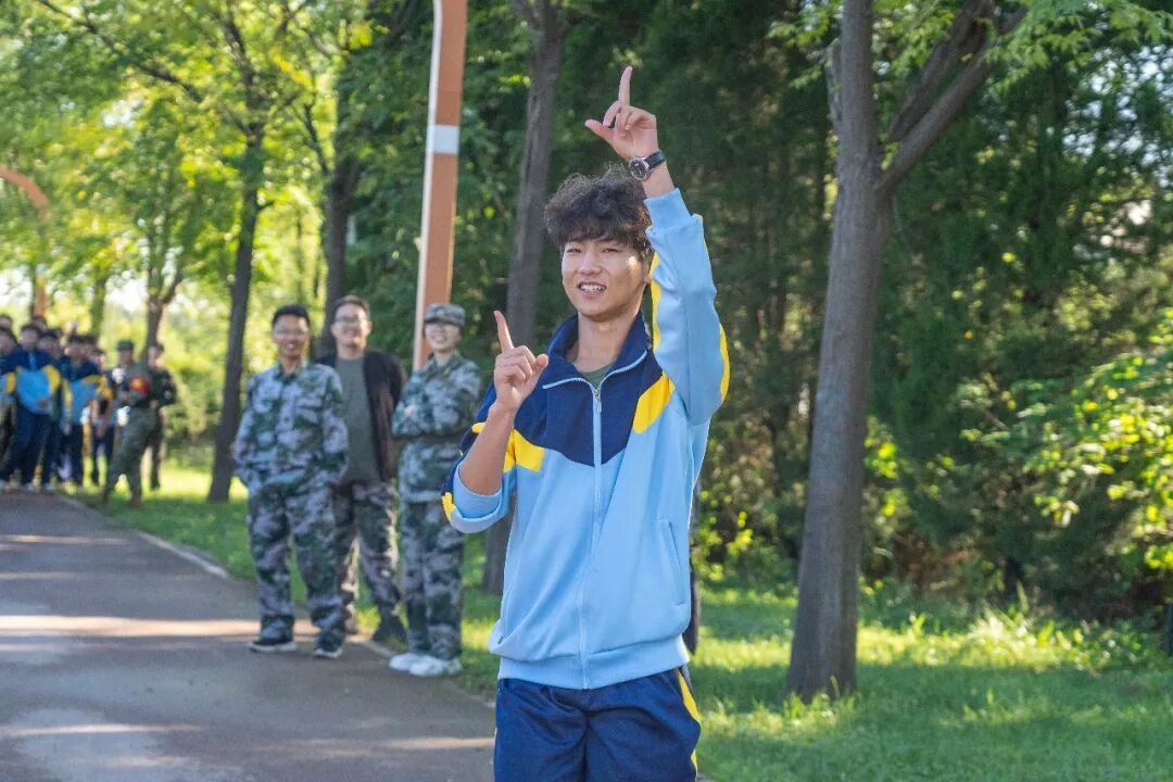 晨光励行 当“燃”青春丨16公里！西安明德理工学院学子步履淬成长！