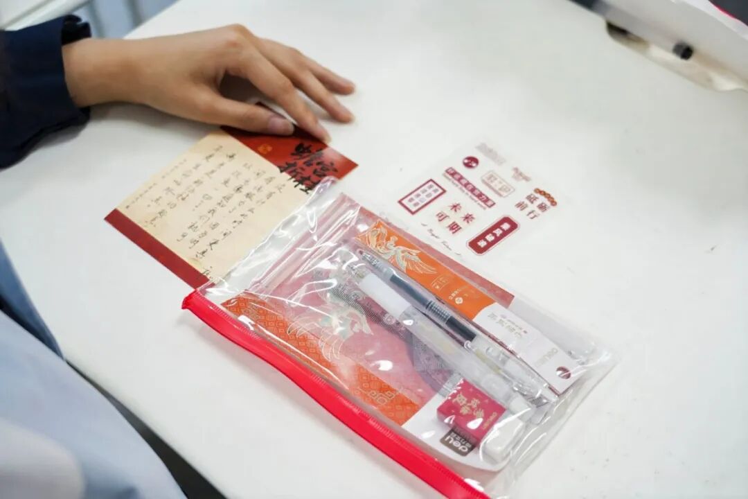 执笔逐光 决胜高考｜西安交通职业学校开展高考暖心送考活动