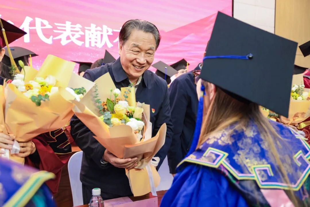 逐梦启航！西京学院2026届硕士研究生毕业典礼举行