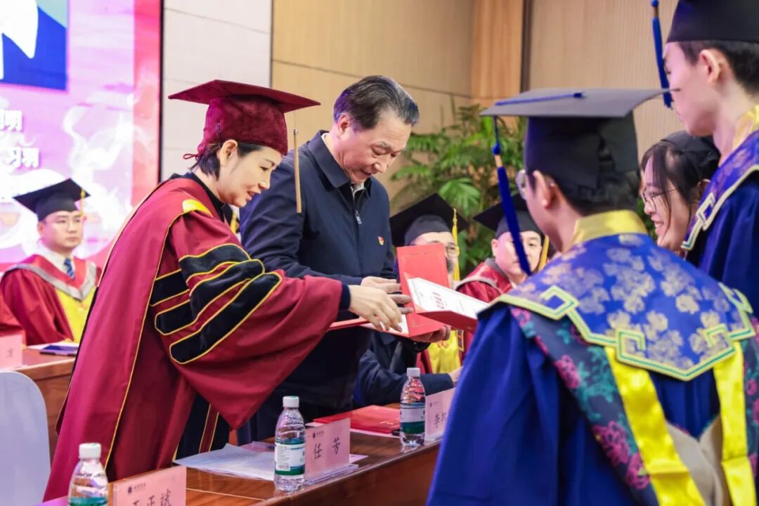 逐梦启航！西京学院2026届硕士研究生毕业典礼举行