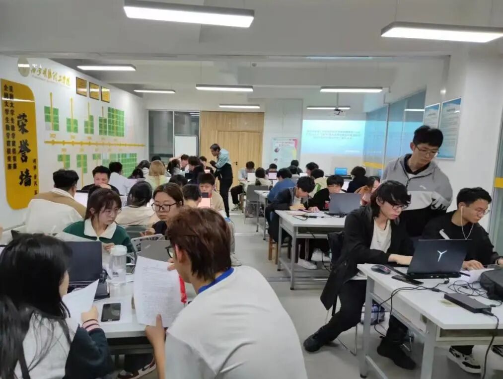 喜报！西安明德理工学院学子在2025年全国大学生数学建模竞赛中喜获佳绩！