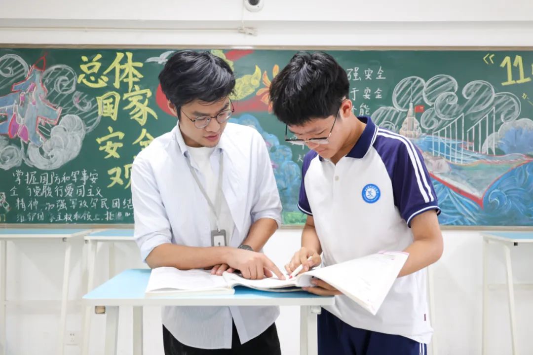 西安现代综合职业高中魏博老师的“倔强”里藏着教育最深的温柔