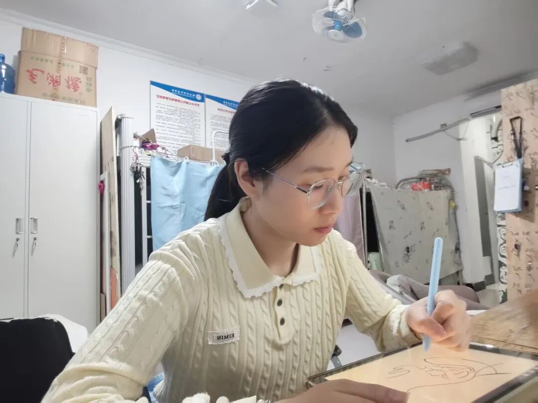 西安海棠职业学院社区辅导员—徐梦云 |  设计专业研究生的育人之路