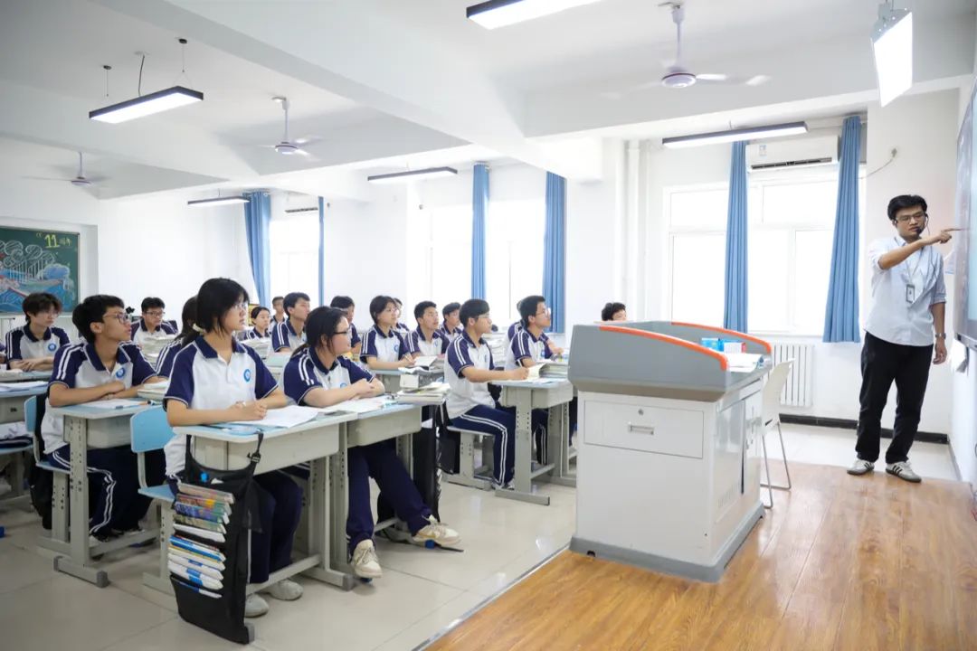 西安现代综合职业高中魏博老师的“倔强”里藏着教育最深的温柔