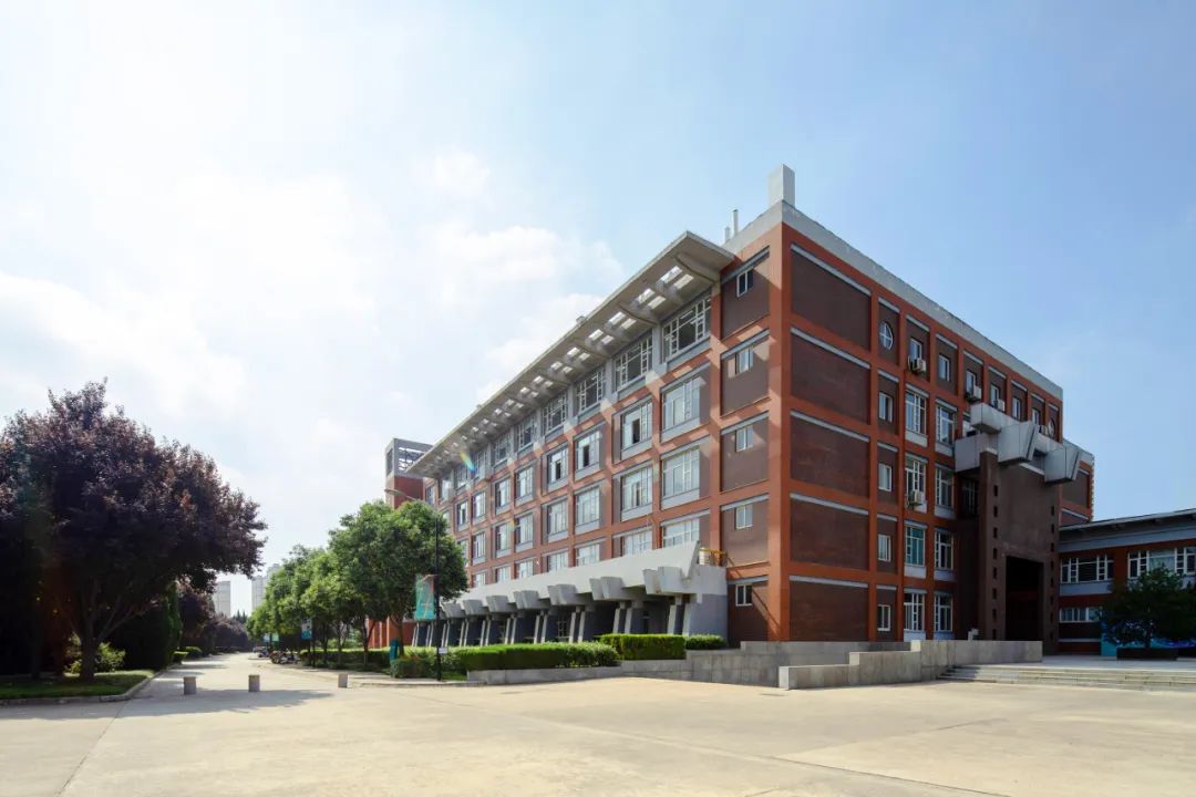 西安欧亚学院×长龙体育集团，签约！首期定制班招生在即