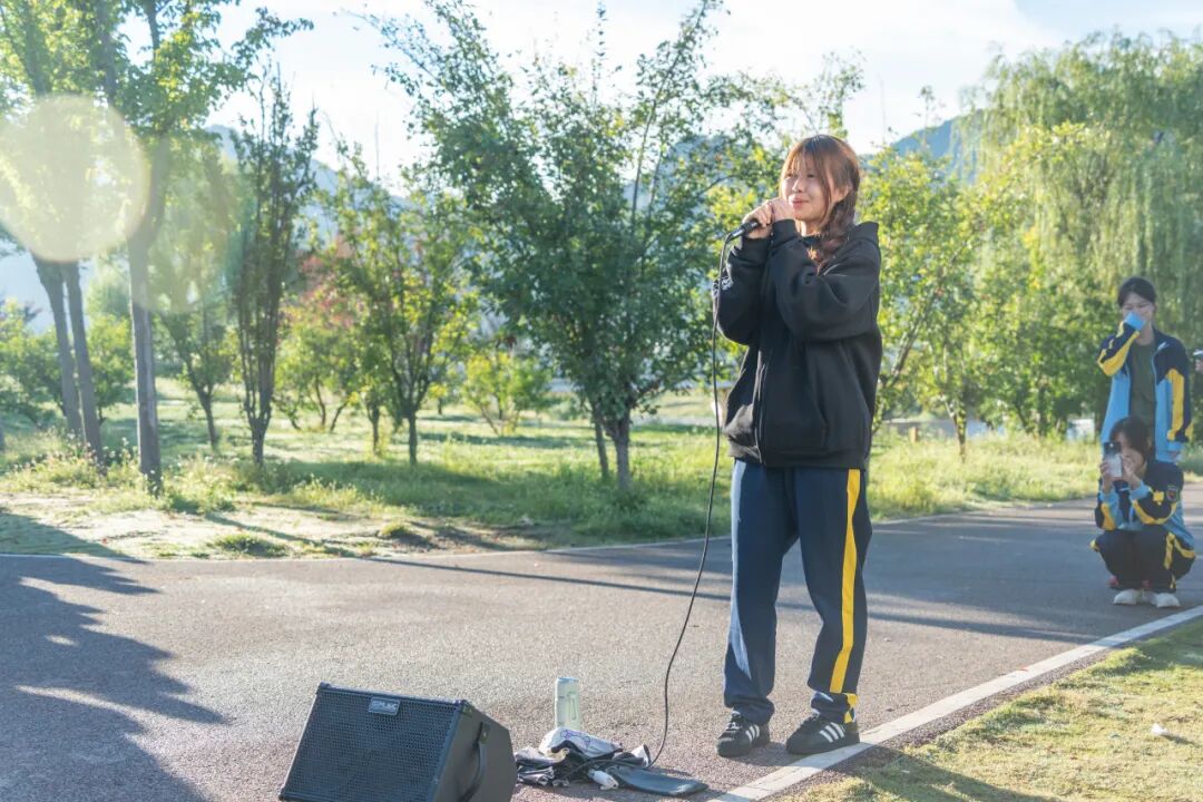 晨光励行 当“燃”青春丨16公里！西安明德理工学院学子步履淬成长！