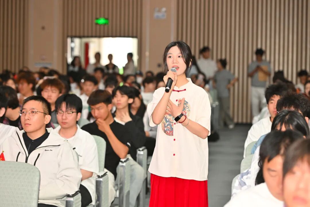 西安汽车职业大学2026届高职专科生毕业典礼暨欢送毕业生文艺汇演圆满成功