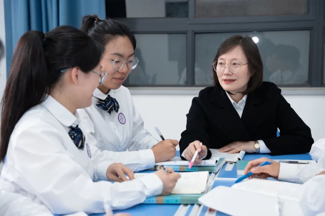 西安育华职业高中的用心、较真、敬业，永远是别人拿不走的底气