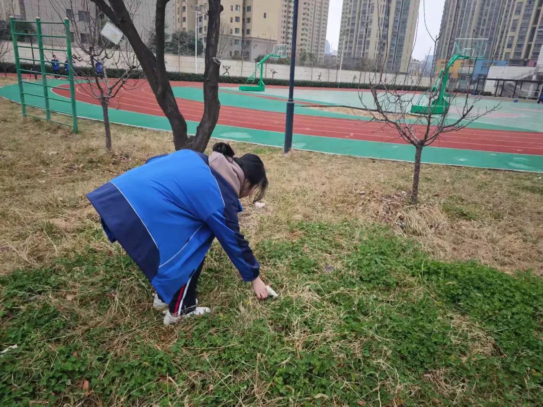西安市雁塔区职业高级中学开展学习雷锋精神系列主题教育活动