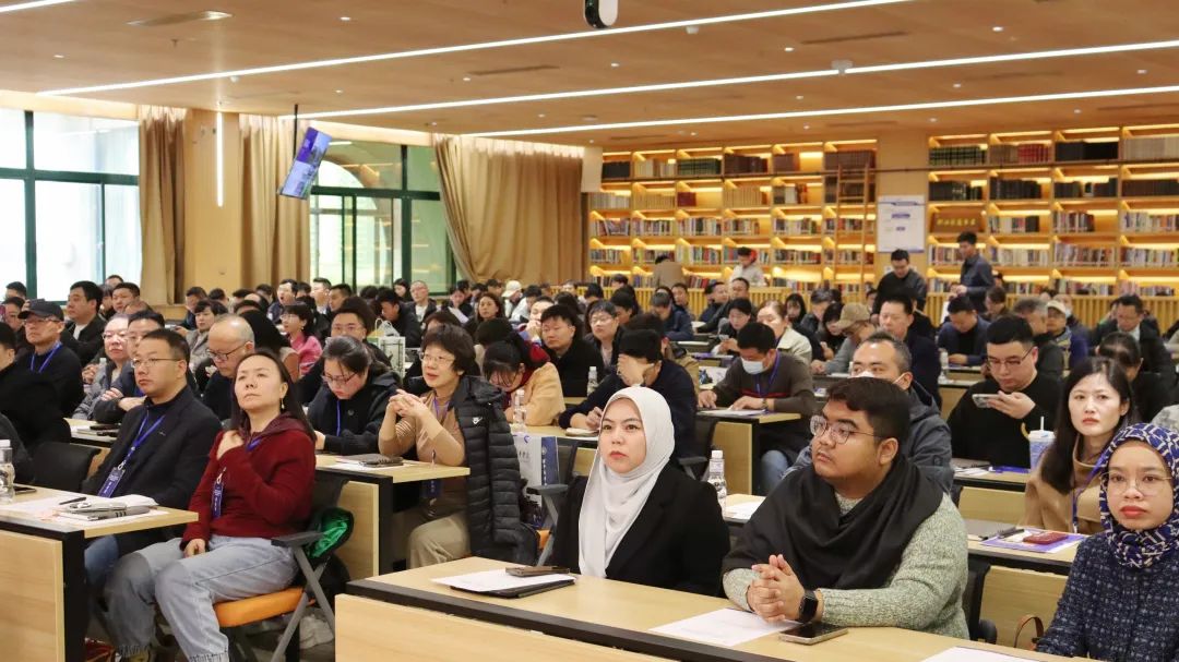 西安外事学院成功举办陕西省2025年高考志愿填报研讨暨马来亚大学国际项目发布会