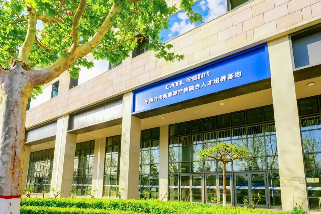全国TOP 10！西安汽车职业大学校友会2026中国职业技术大学排名公布
