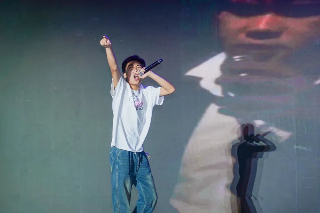 高燃！璀璨！西安现代综合职业高中2025届毕业晚会封神之夜！