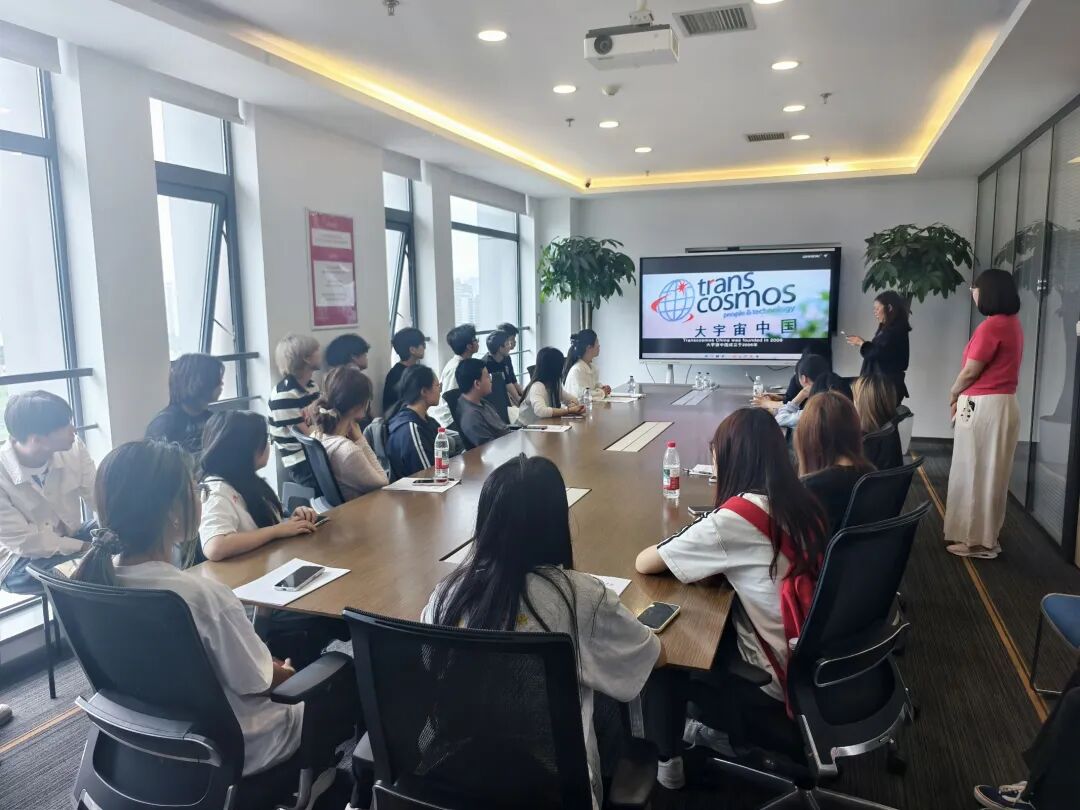 《中国教育报》聚焦陕西服装工程学院产教融合育人实践