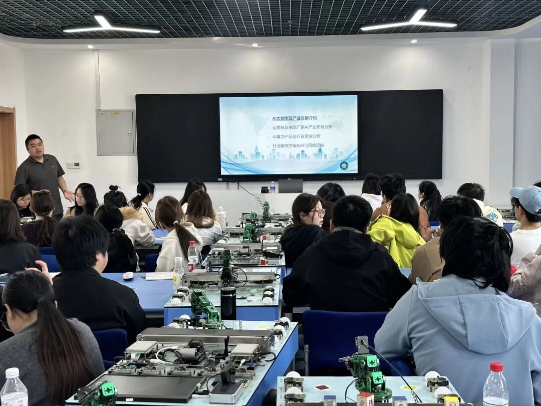 《中国教育报》聚焦陕西服装工程学院产教融合育人实践