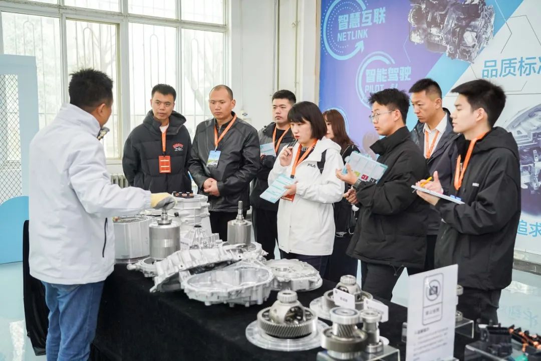 西安汽车职业大学与广汽丰田联合举办的“铂智3X上市智驾体验营”西北区域培训活动