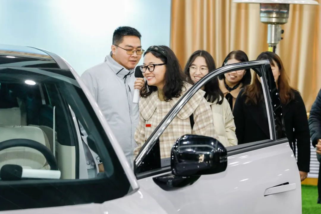 西安汽车职业大学与广汽丰田联合举办的“铂智3X上市智驾体验营”西北区域培训活动