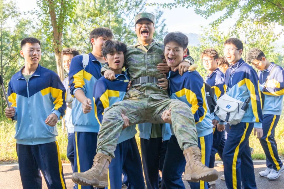 晨光励行 当“燃”青春丨16公里！西安明德理工学院学子步履淬成长！