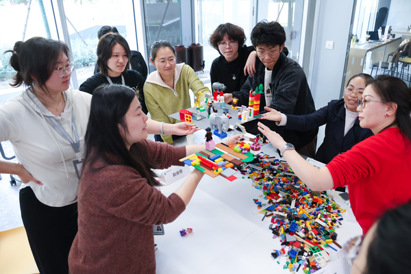 4.胡建波×赵炬明  以学生为中心：一场跨越20年的教育对话.jpg