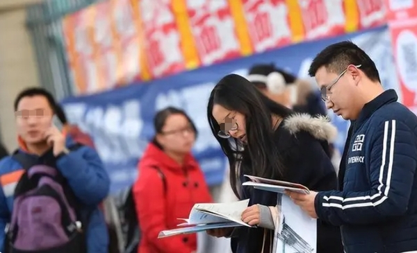 学霸调侃说“题型太简单了预估数学140分”，高考成绩后低调了2.png